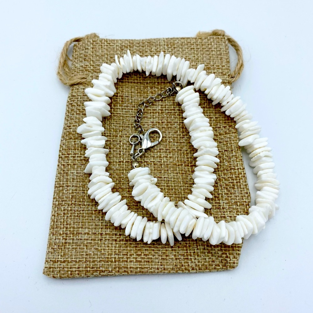 FREE w/Purchase NWT Puka Clam Chip Seashell Boho Beachy Choker Necklace